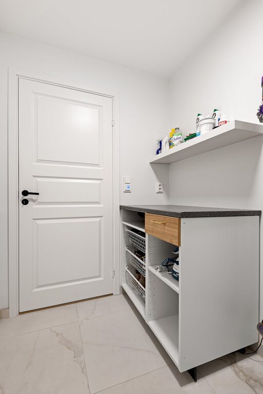 Small Space Storage Ideas That Work: Maximize Every Inch
